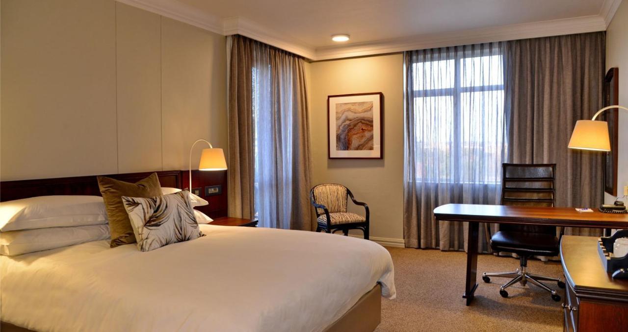 Anew Hotel Centurion Pretoria Экстерьер фото